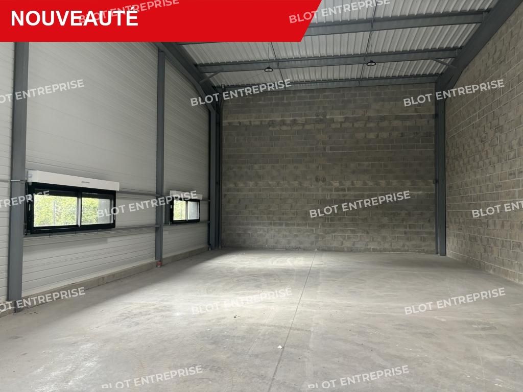 Location entrepôts 400 m² non divisibles
