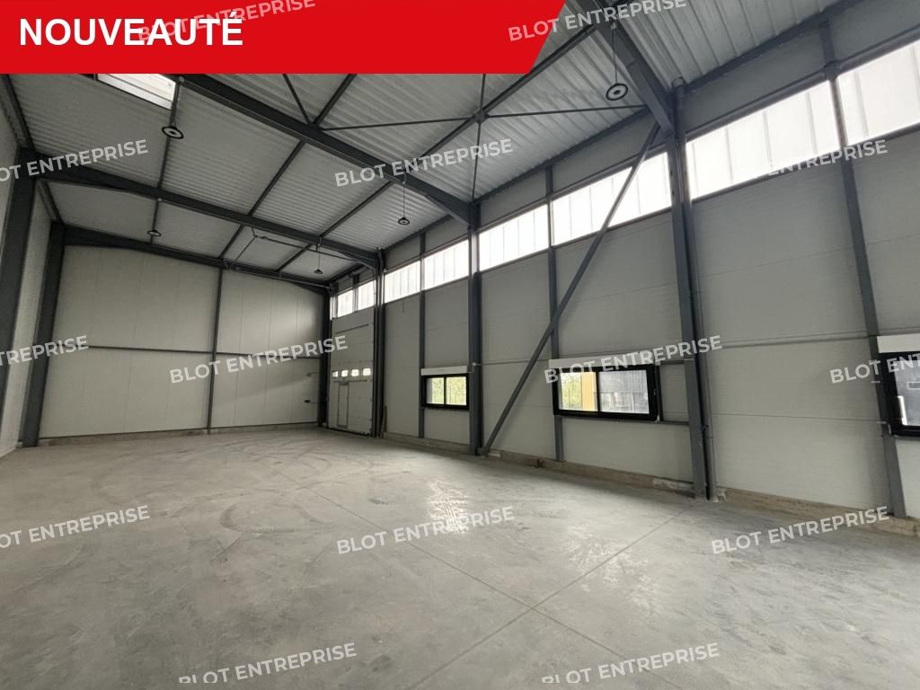 Location entrepôts 200 m² non divisibles