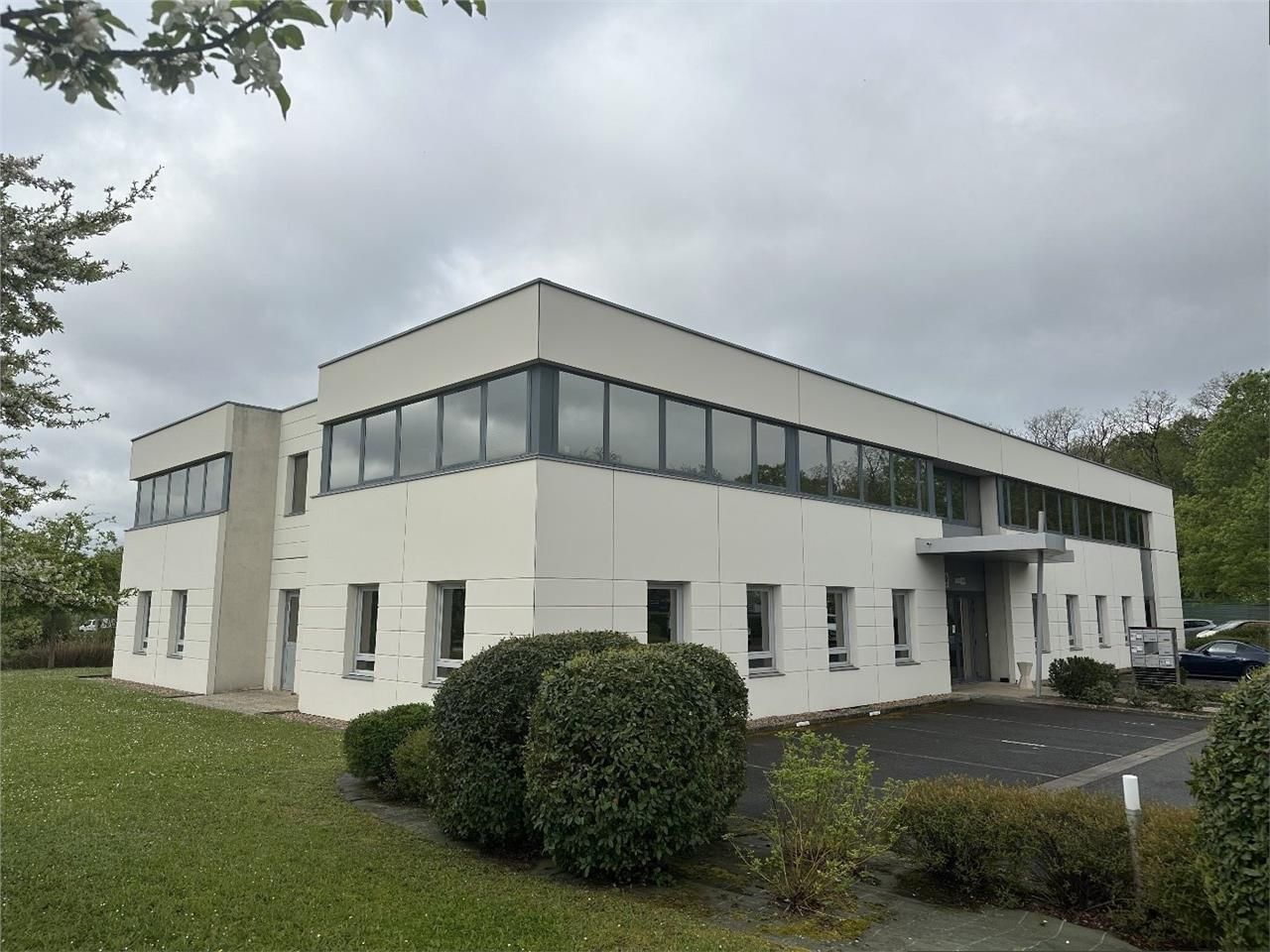 Location bureaux 251 m² à SARAN