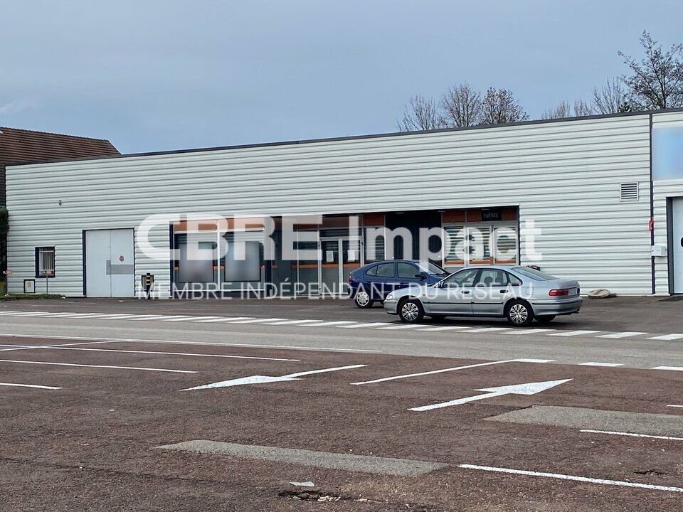 Location local commercial 368 m² non divisibles