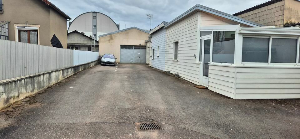 Location local d''activites 241 m² non divisibles