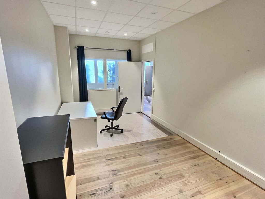 Location bureaux 128 m² non divisibles