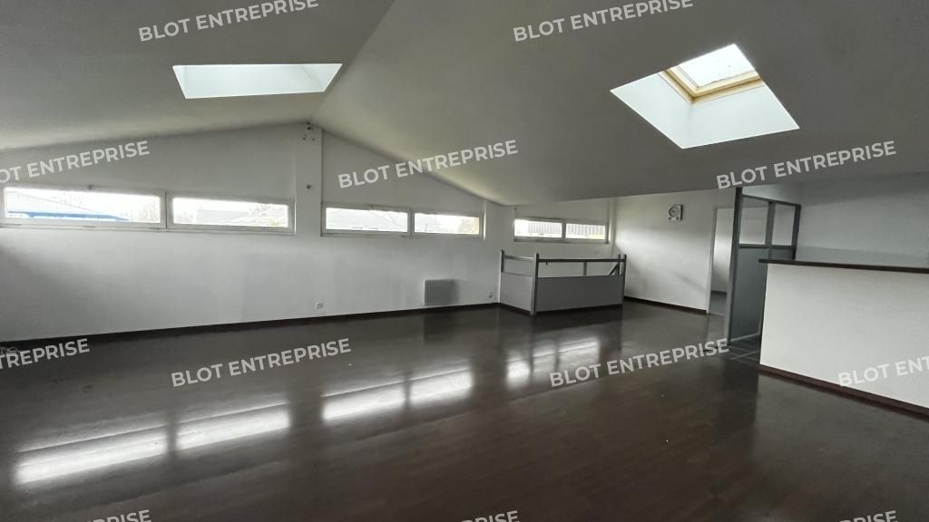 Vente bureaux 261 m² non divisibles