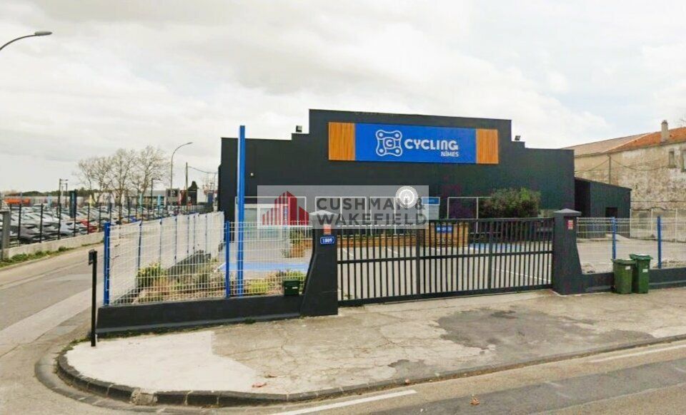 Location local commercial 800 m² non divisibles