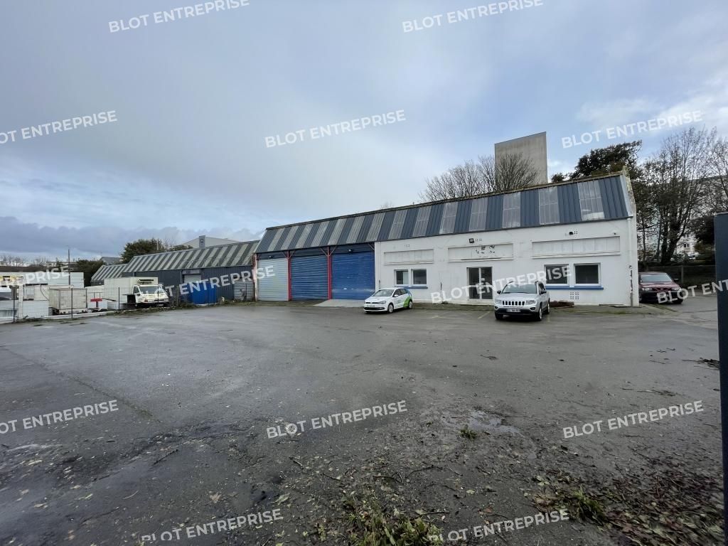 Location entrepôts 180 m² non divisibles