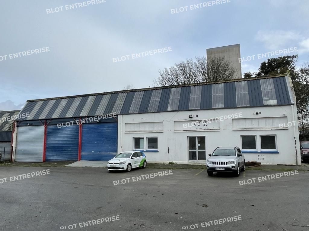 Location entrepôts 160 m² non divisibles
