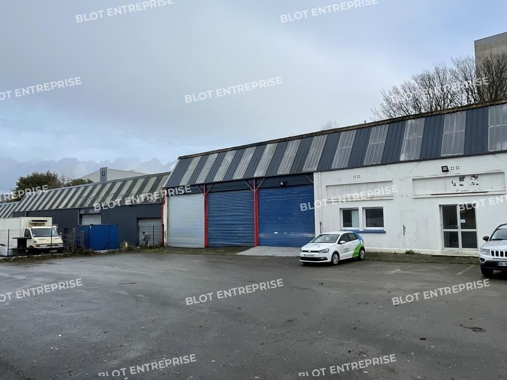 Location entrepôts 160 m² non divisibles