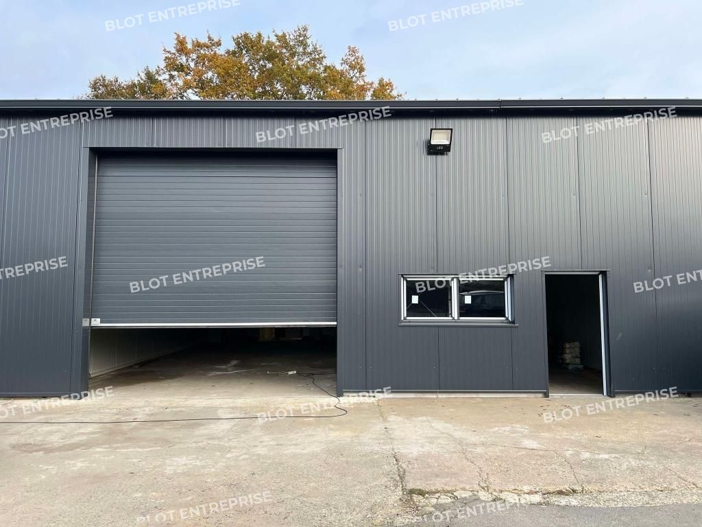 Location entrepôts 245 m² non divisibles