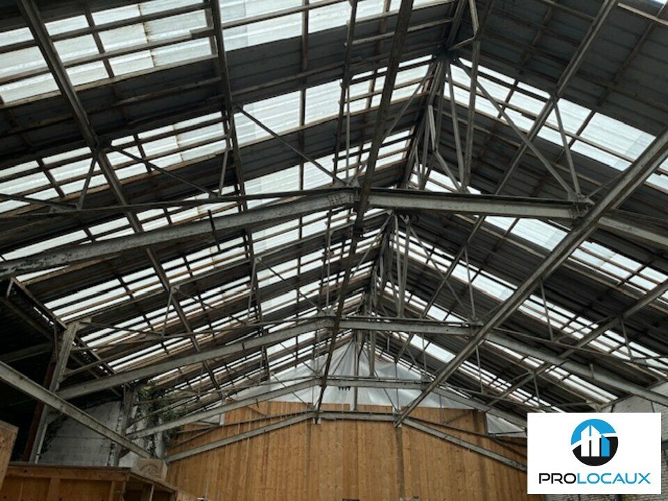 Vente local d''activites 705 m² non divisibles