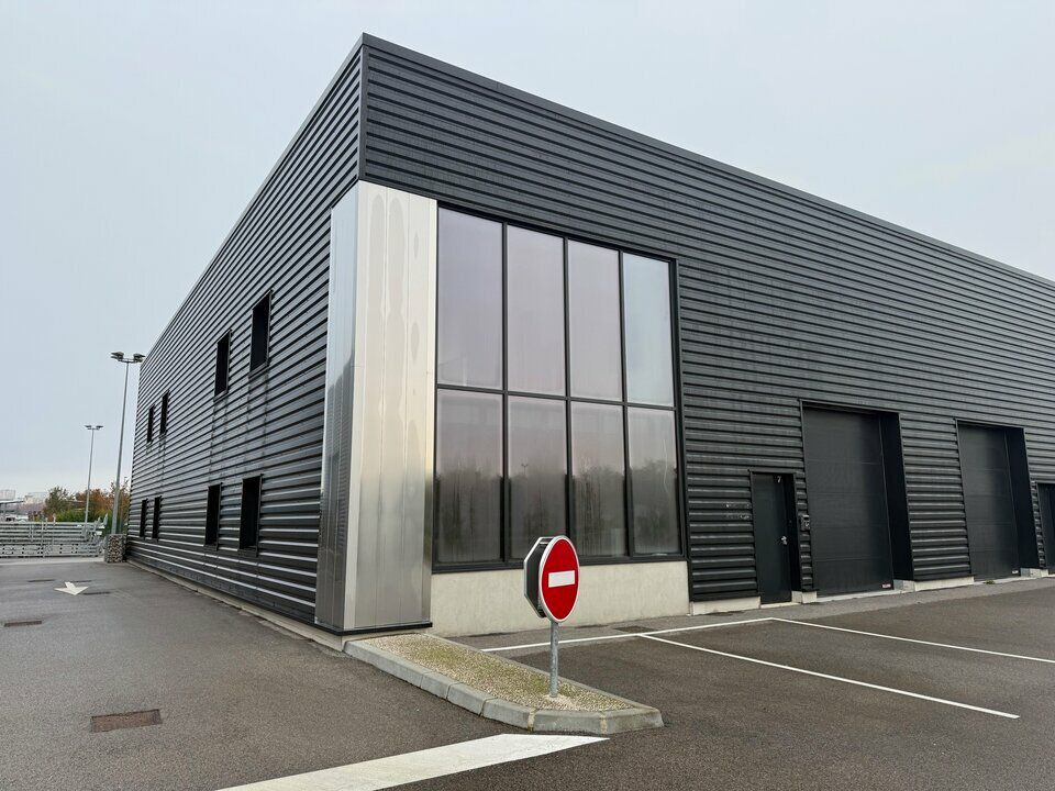 Location local d''activites 288 m² non divisibles
