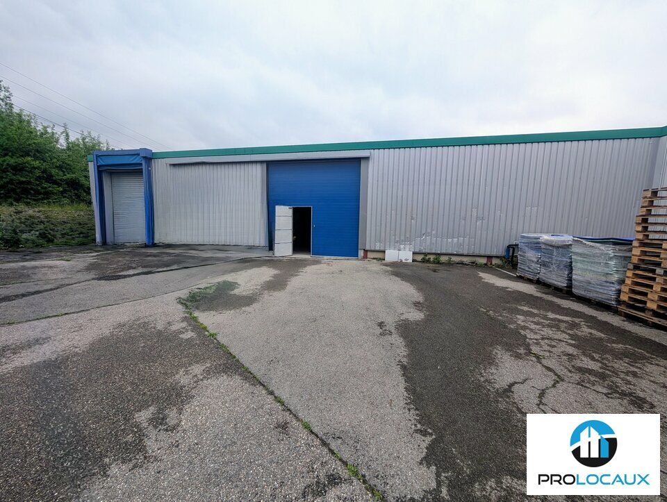 Location entrepot 700 m² non divisibles
