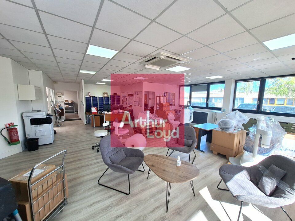 Location bureaux 242 m² non divisibles