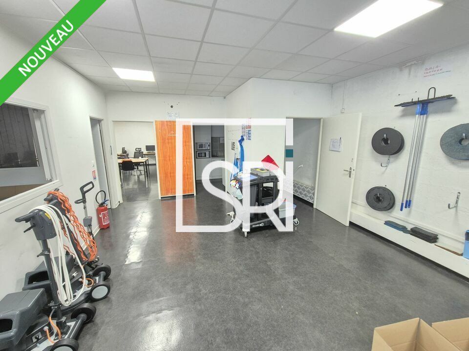 LOCATION ENTREPOT de 77 m2 AVEC BUREAUX de 107 m2 – ZI LE BREZET - 63100 CLERMONT FERRAND