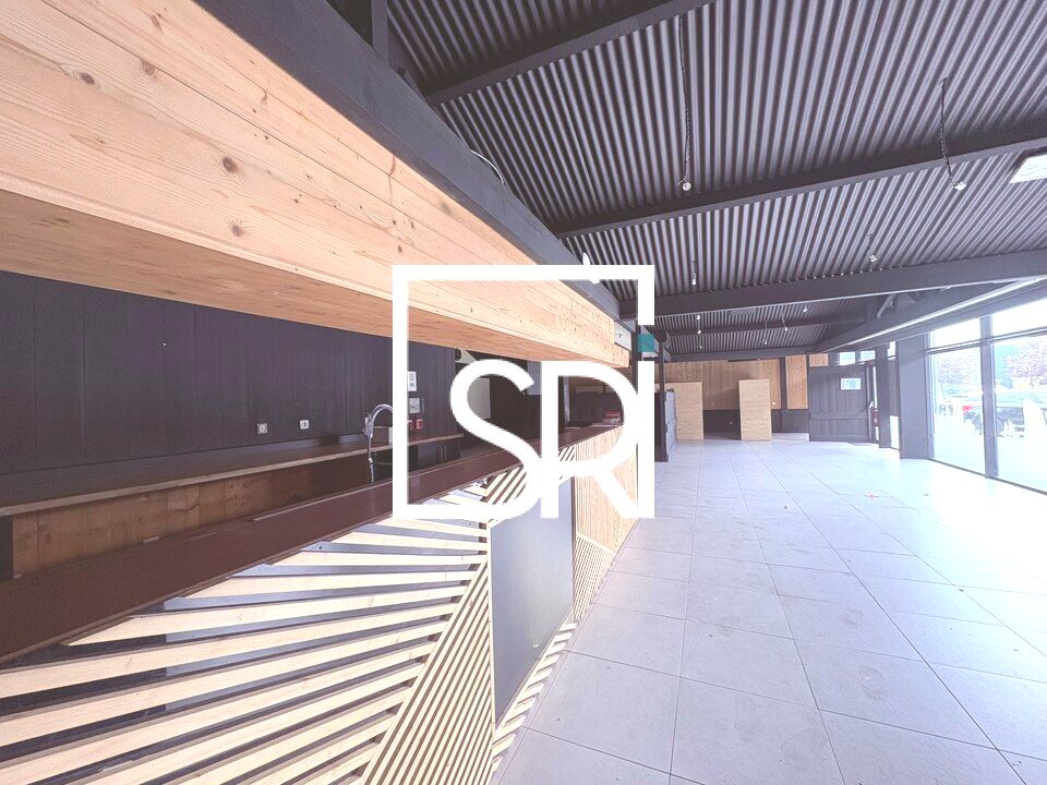 Location local commercial 385 m² non divisibles