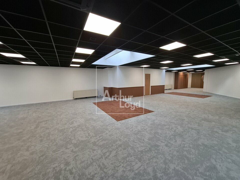 Location bureaux 277 m² non divisibles