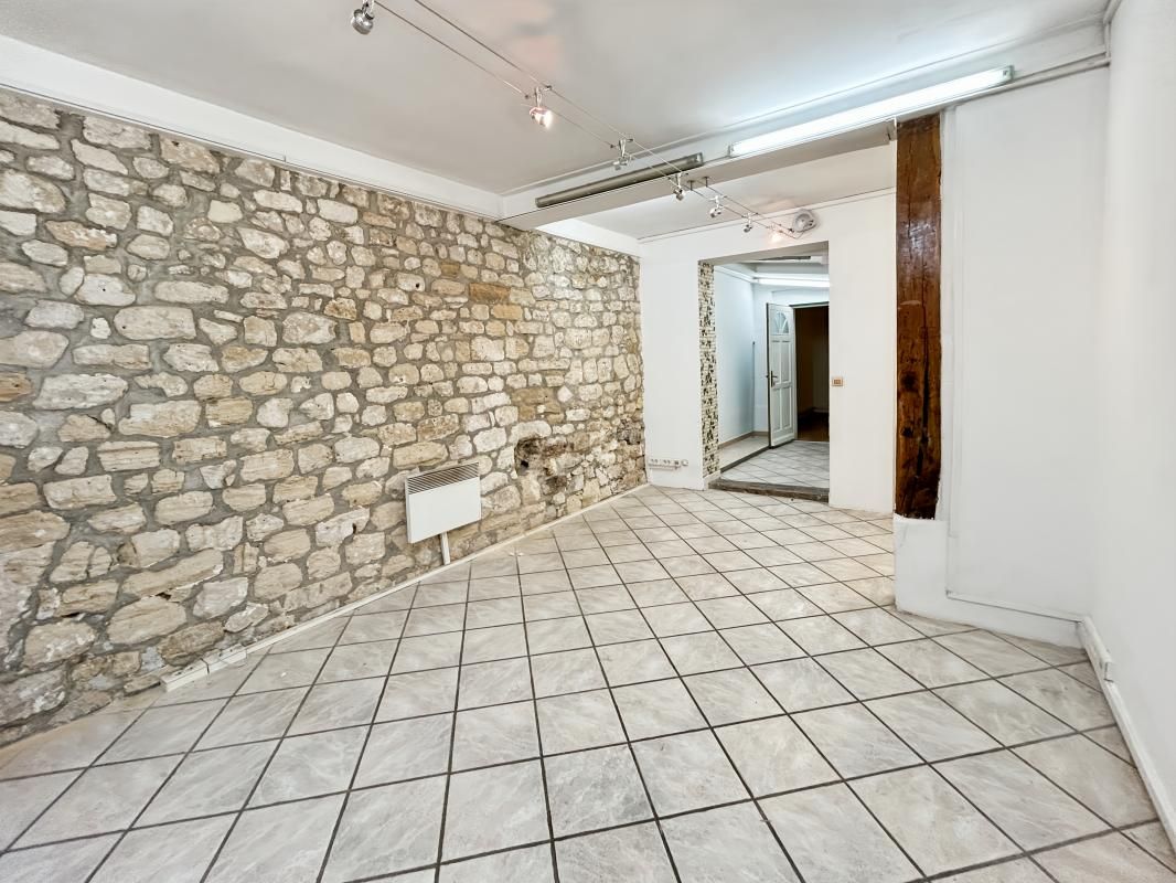 Location local commercial 74 m² non divisibles