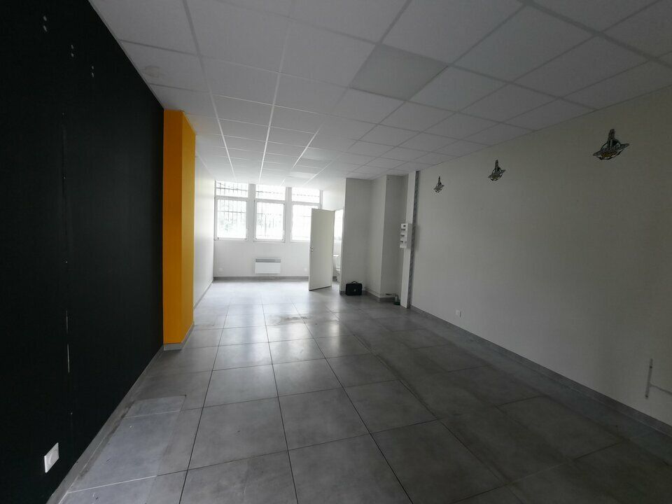 Location local commercial - 36 m²