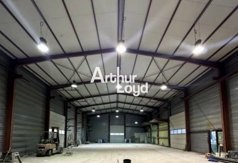 Vente local d''activites 800 m² non divisibles