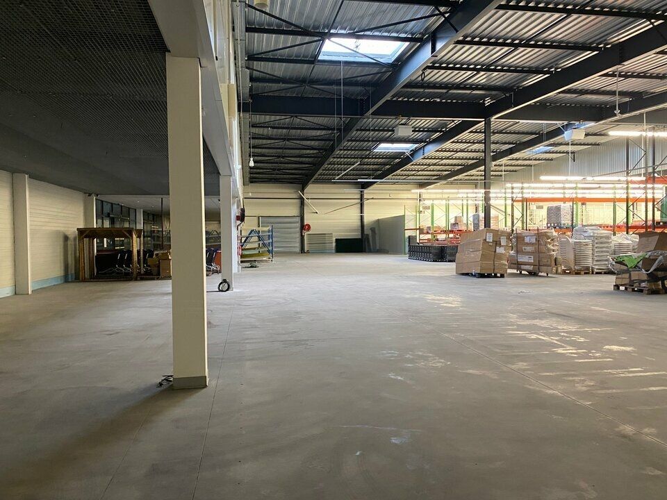 Location entrepôts 814 m² divisibles à partir de 592 m²