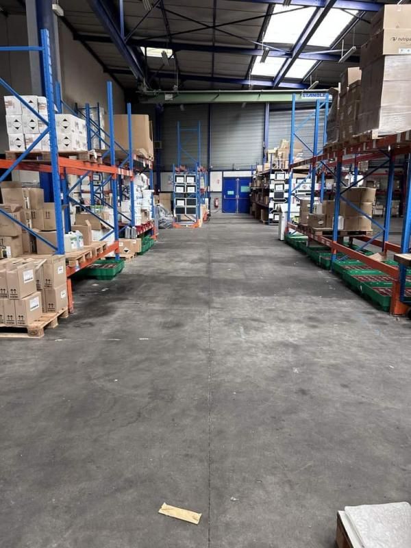 Vente entrepôts 1550 m² non divisibles