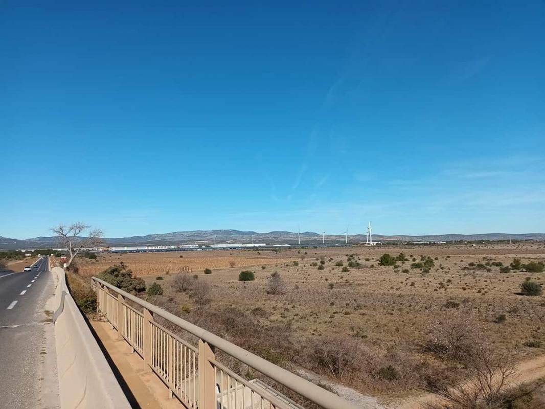 Vente terrain 430000 m² non divisibles