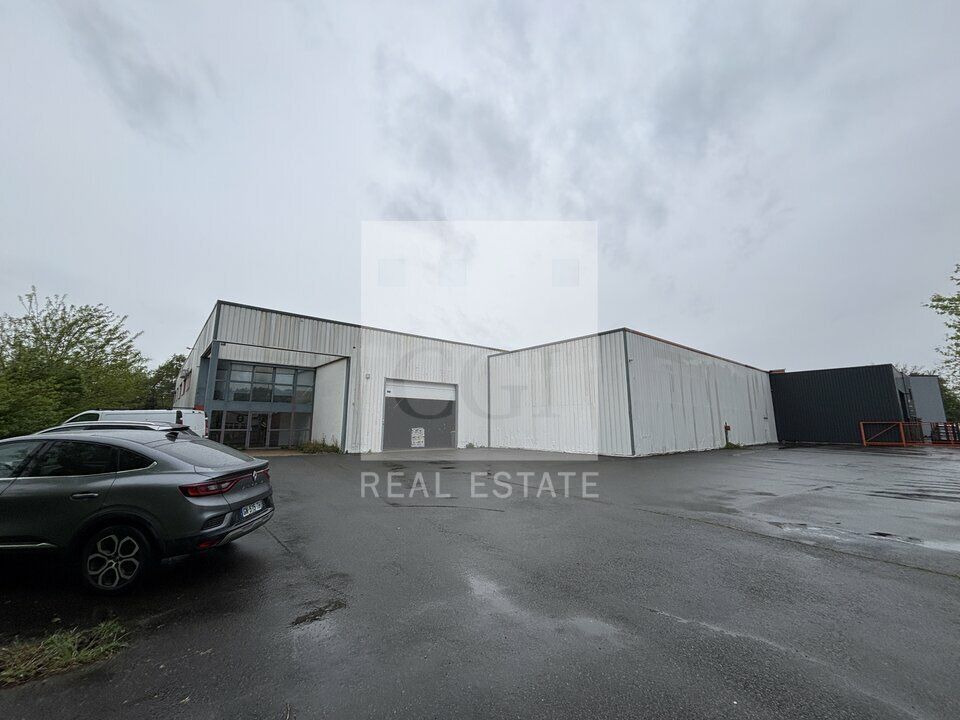 Vente local d''activites 1580 m² non divisibles