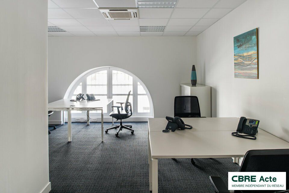 CO - WORKING NANCY GARE 