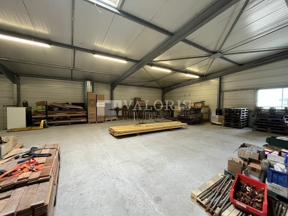 617 m² pour ce local d'activites en location à Marcilly d'azergues