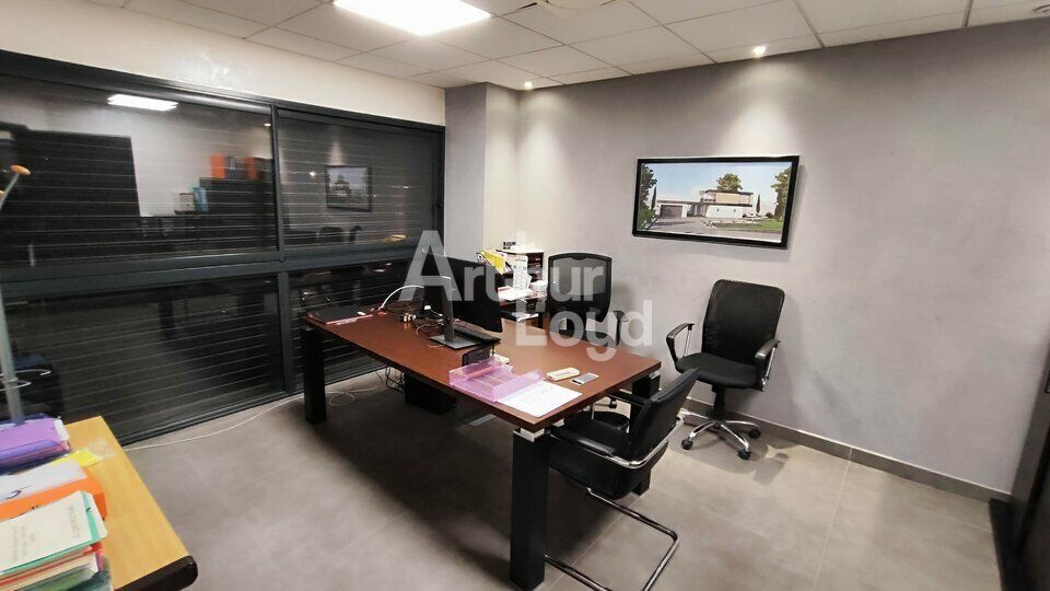 À LOUER 6 bureaux / 130 m²  