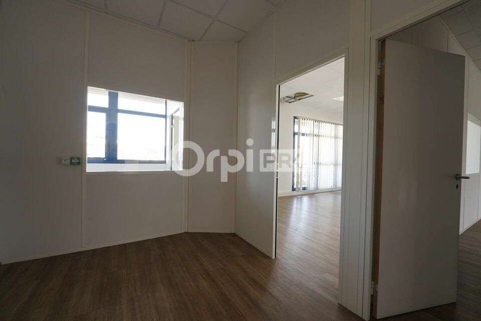 BUREAUX A LOUER - 284 m² - BRON
