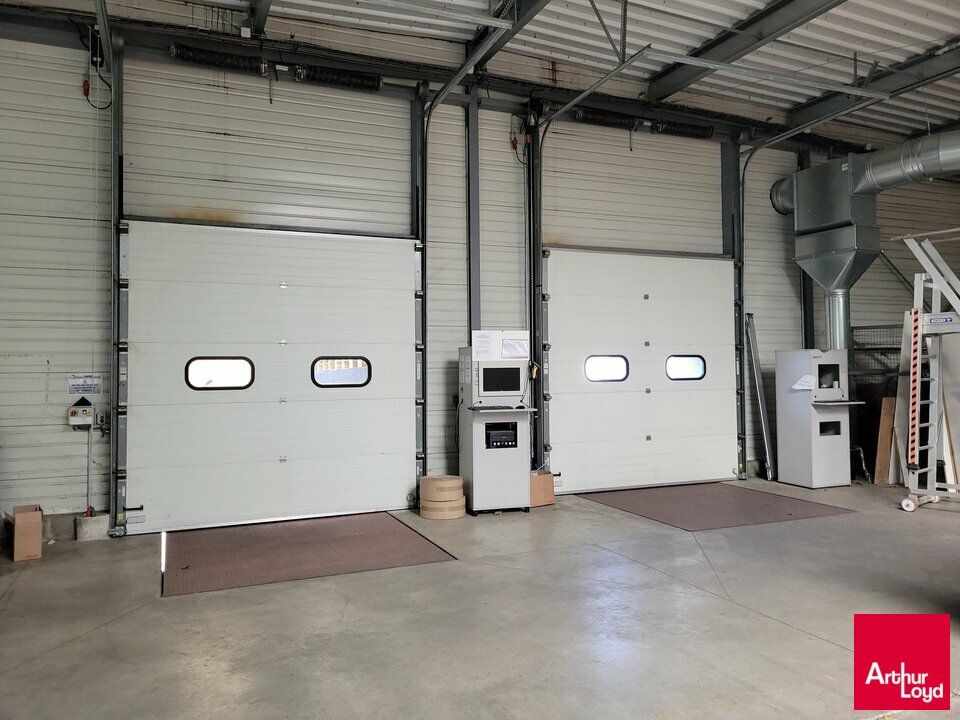 VENTE LOCAL ACTIVITE/INDUSTRIE 6117m² 