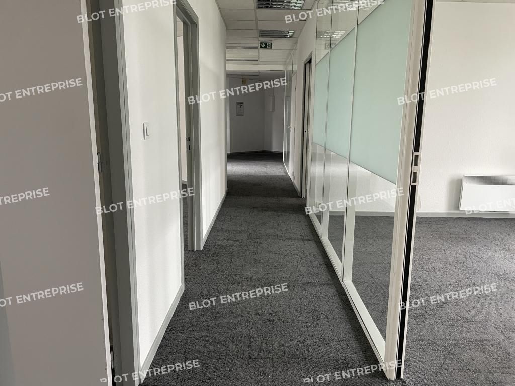 Location bureaux 161 m² non divisibles