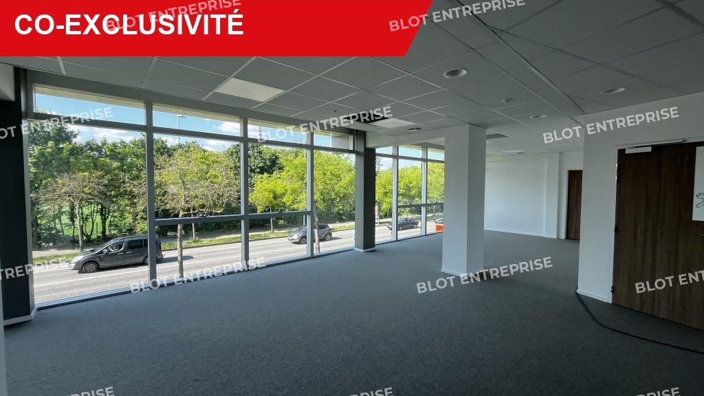 Location bureaux 396 m² non divisibles