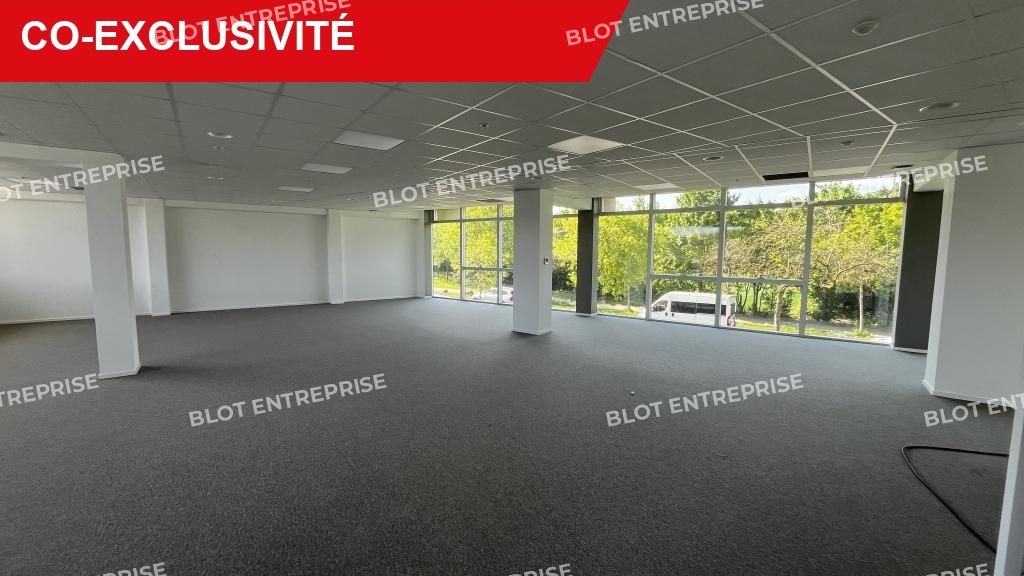 Location bureaux 396 m² non divisibles
