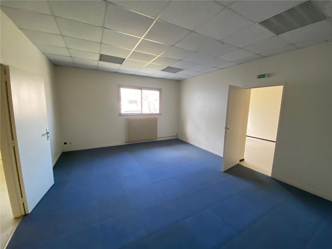 675 m² dispo à Latresne