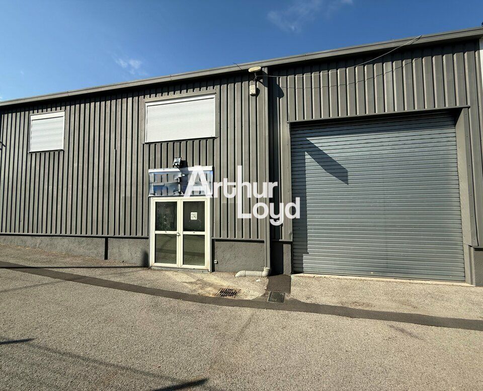 Vente local d''activites 220 m² non divisibles