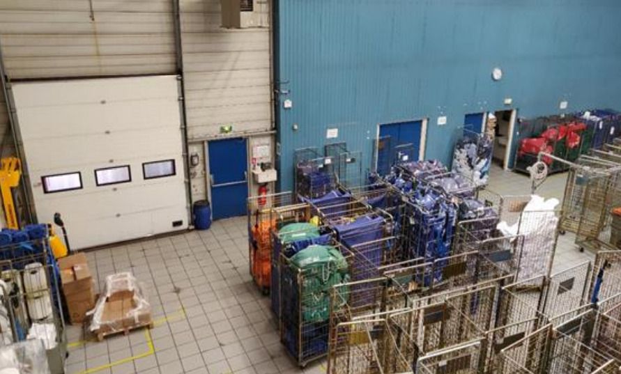 Vente entrepôts 1600 m² non divisibles