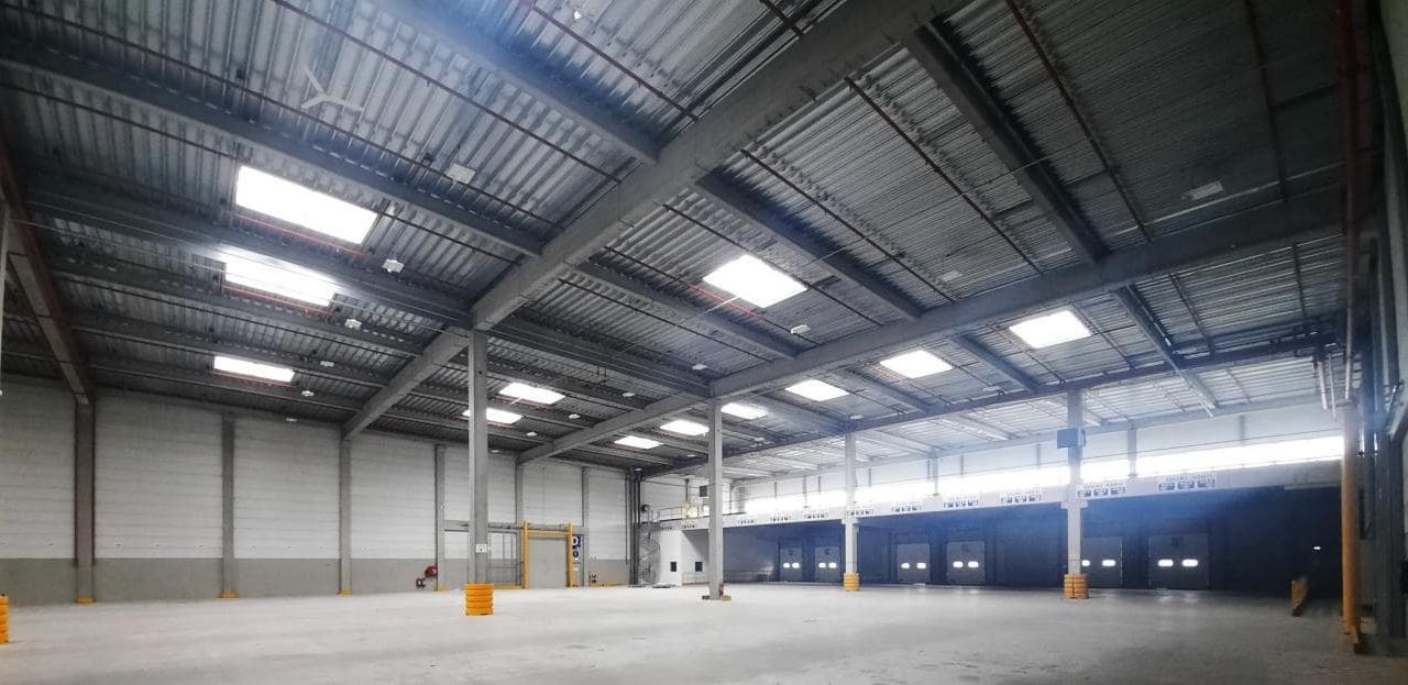 Location entrepôts 23614 m² non divisibles