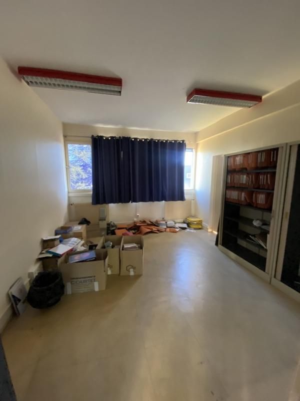 Location bureaux 815 m² non divisibles