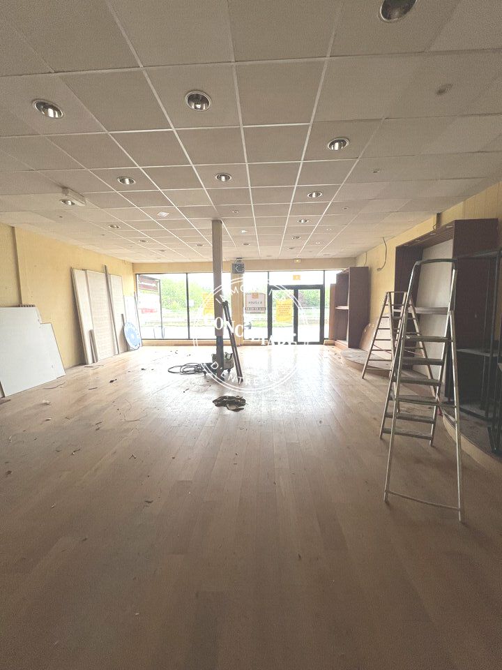 Location local commercial 460 m² non divisibles