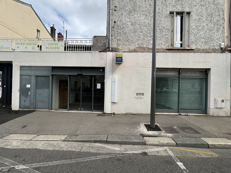 Location local commercial 245.48 m² non divisibles