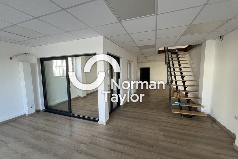 Location local d''activites 250 m² non divisibles