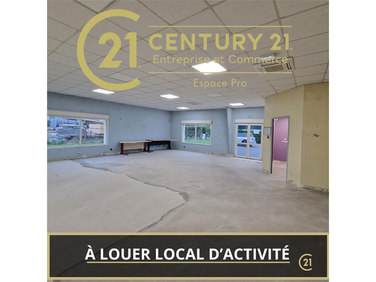 Location local 330.00 m² à MOULT