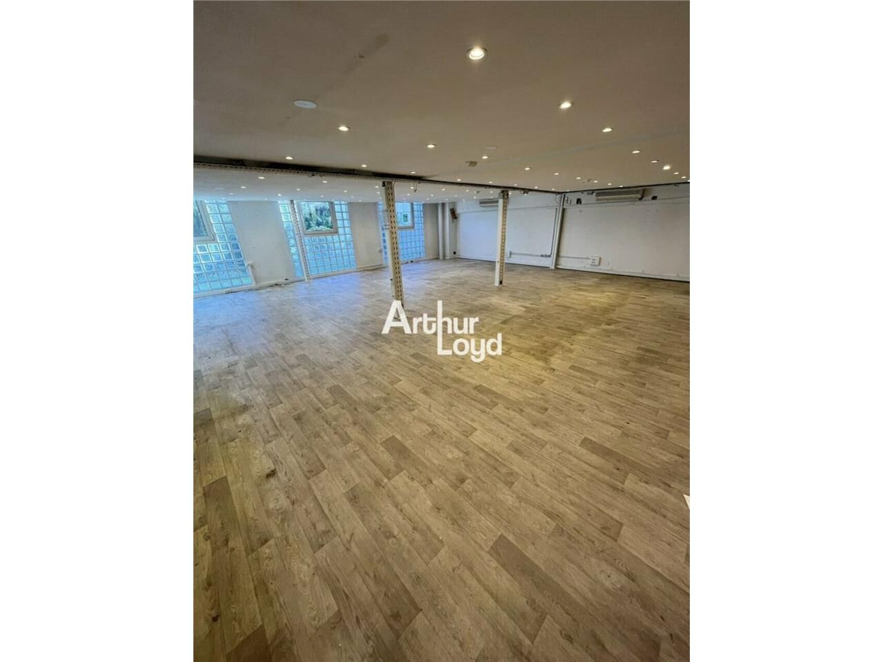 Vente locaux mixtes 130m² environ - TOP emplacement Mandelieu