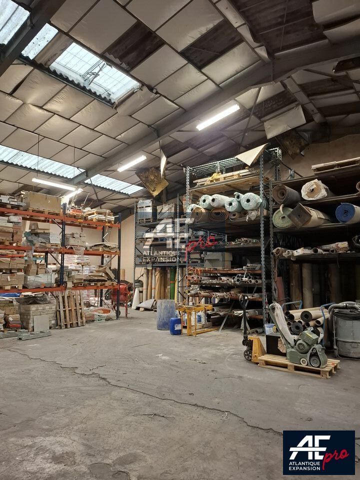 Location local d''activites 469 m² non divisibles