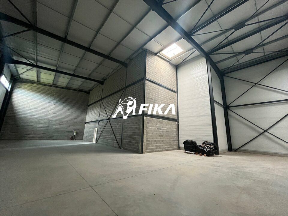 A VENDRE LOCAL D'ACTIVITÉ 886 m² - (31620) BOULOC