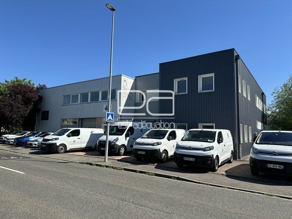Location local d''activites 597 m² non divisibles