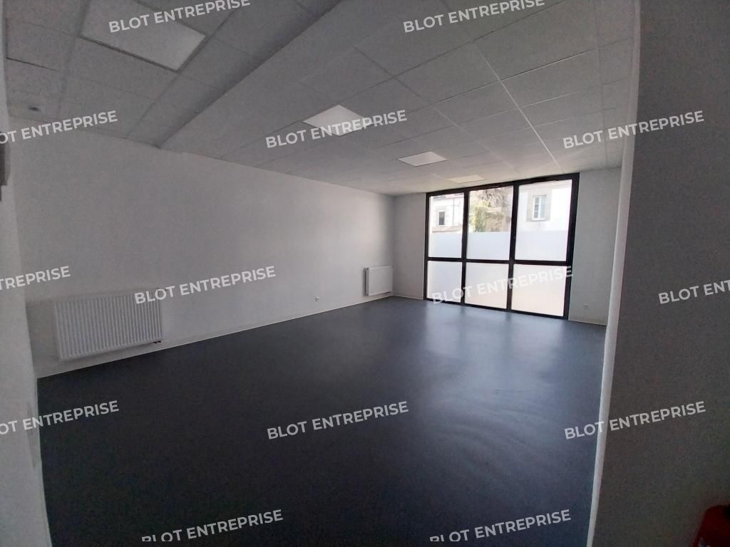 Location bureaux 200 m² non divisibles