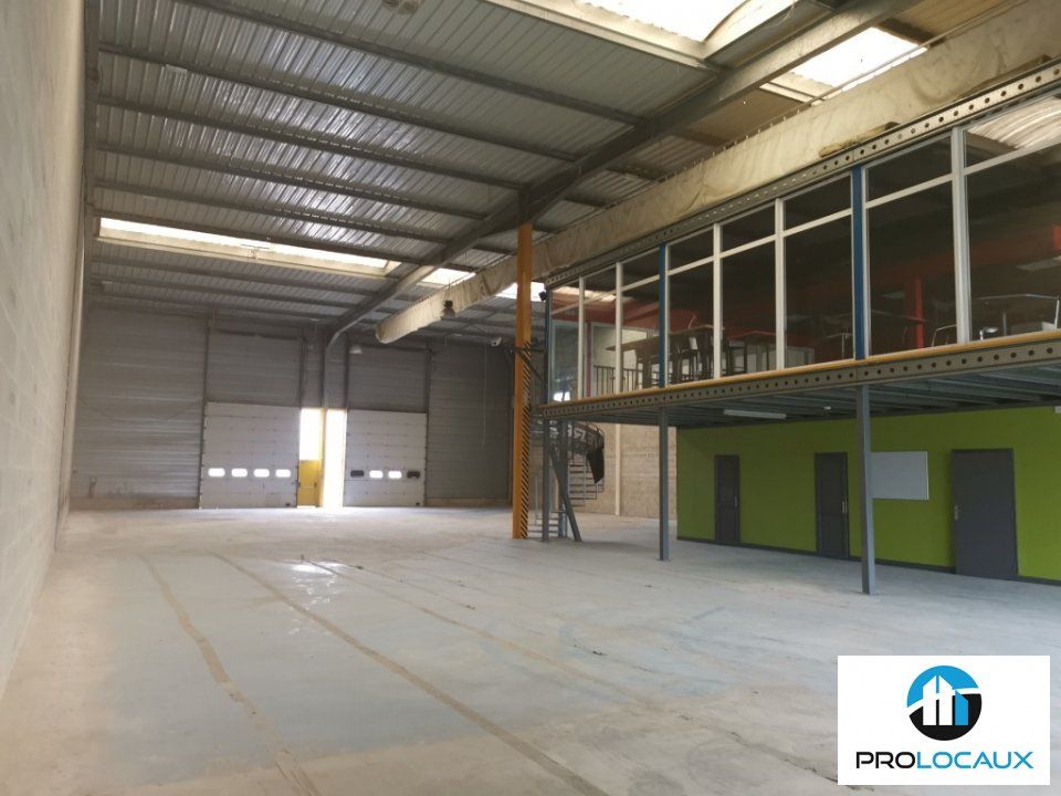 Location local d''activites 1000 m² non divisibles