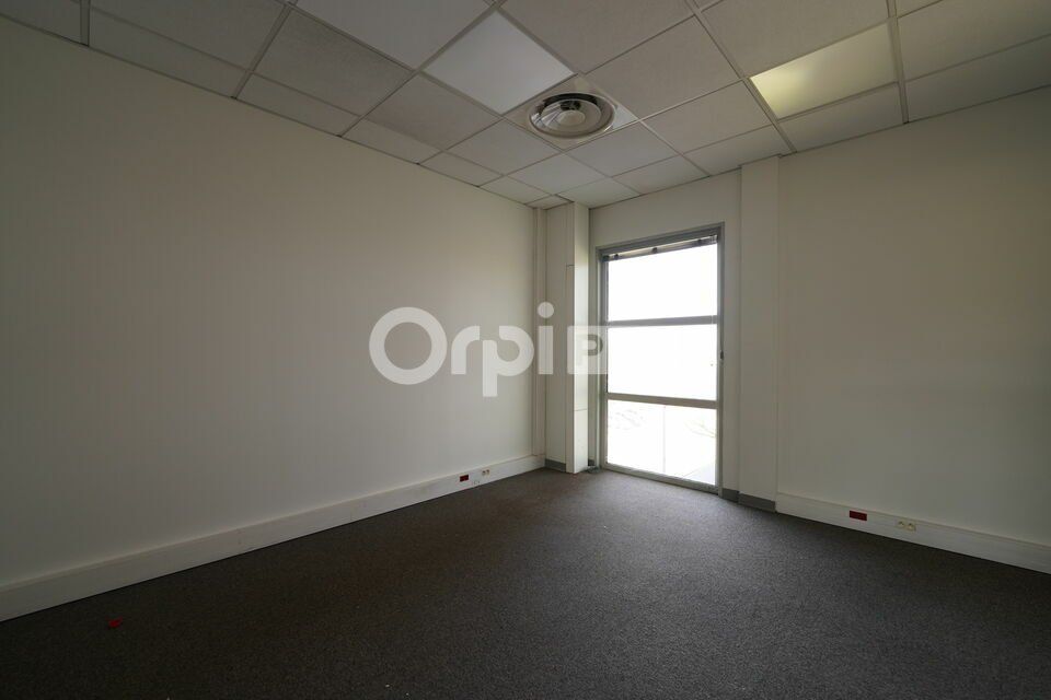 BUREAUX A VENDRE - 233,90 m² - OULLINS